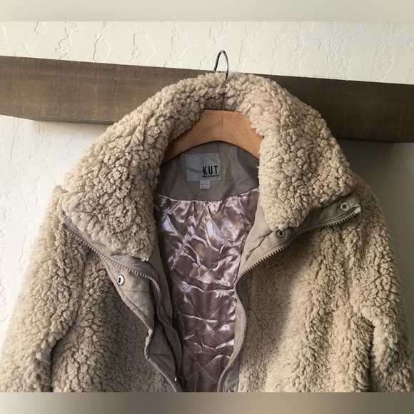 Kut from the Kloth|Tan Teddy jacket with front pockets•••Perfect for fall/winter - Picture 7 of 15